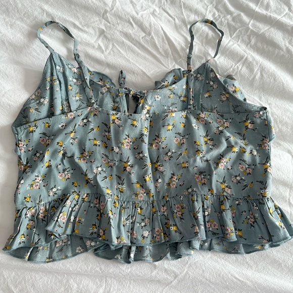 🌸Floral cami - Picture 2 of 5